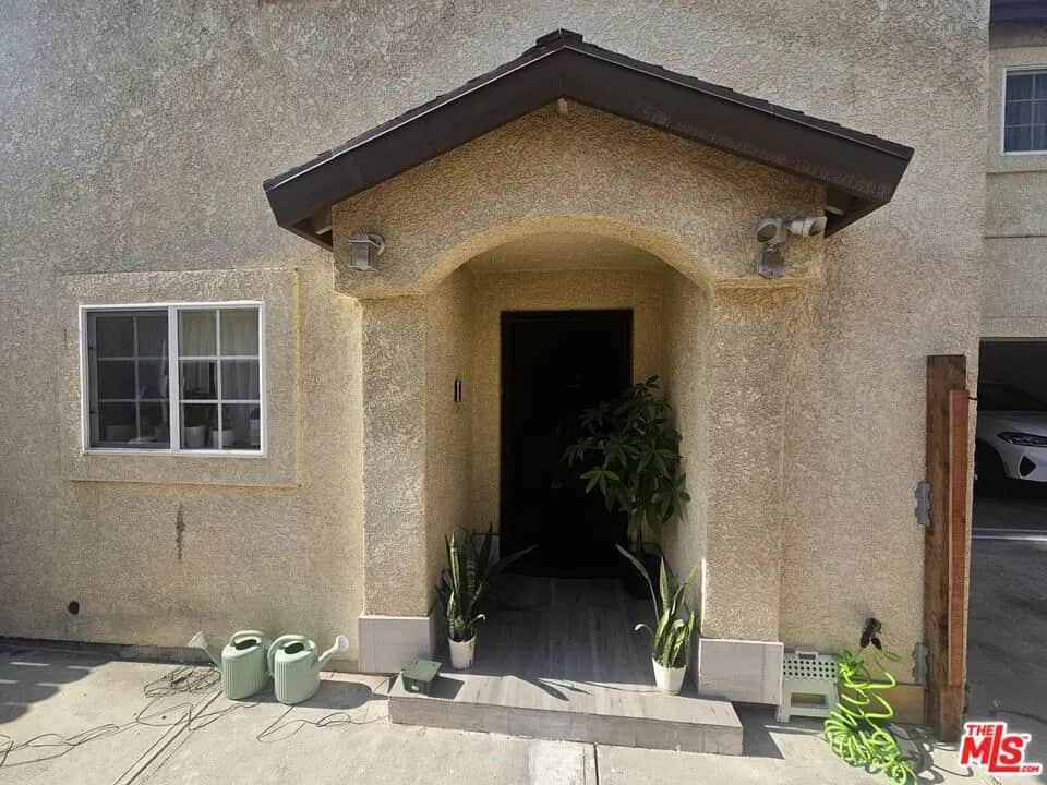 4922 W 104th Street, Inglewood, CA — listing photo 1