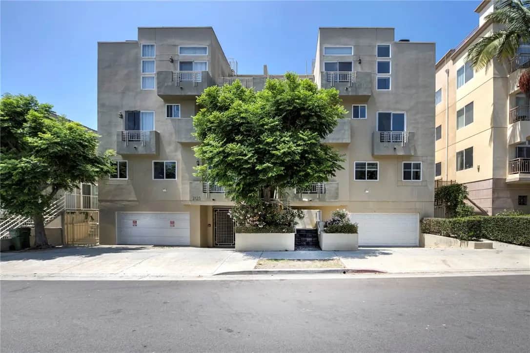 2125 S Bentley Ave 101, Los Angeles, CA — listing photo 1