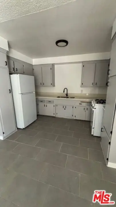 8759 Tobias Avenue apt 05, Los Angeles, CA — listing photo 1