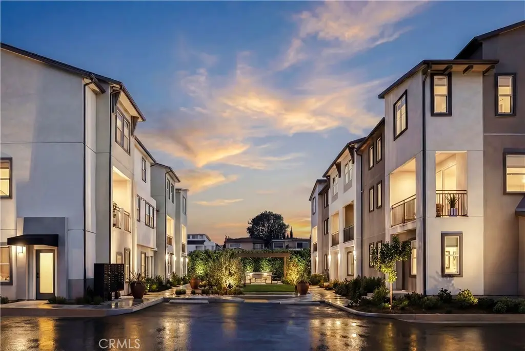 12721 Sky Place 10, Los Angeles, CA — listing photo 1