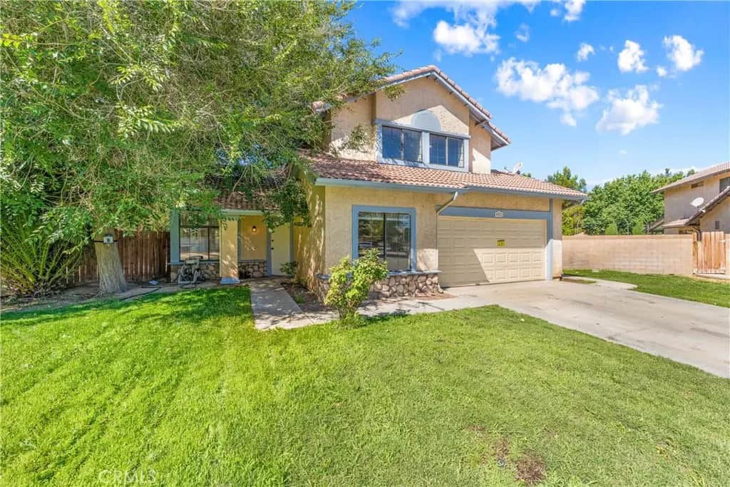 44811 Rock Island, Lancaster, CA — listing photo 1