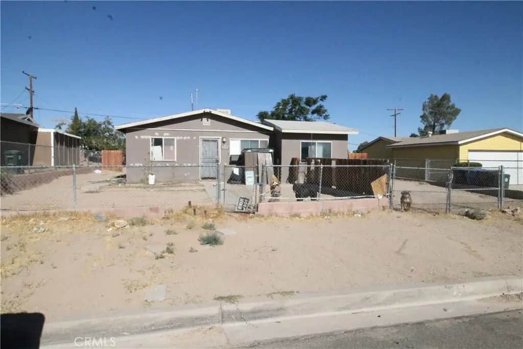 610 Chateau, Barstow, CA — listing photo 1