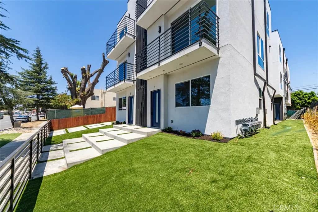 6700 Balboa, Los Angeles, CA — listing photo 1