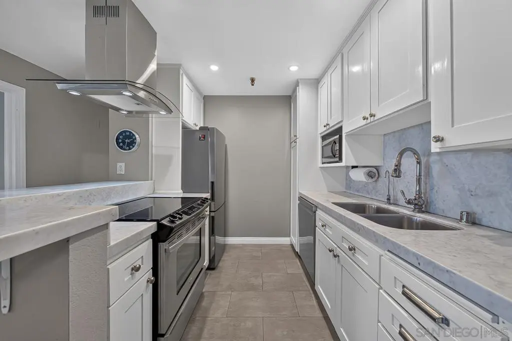 4015 Crown Point Dr. 310, San Diego, CA — listing photo 1