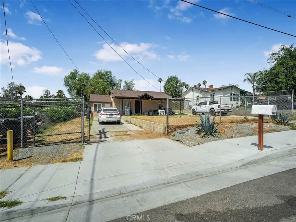 6958 37th Street, Riverside, CA — listing photo 1