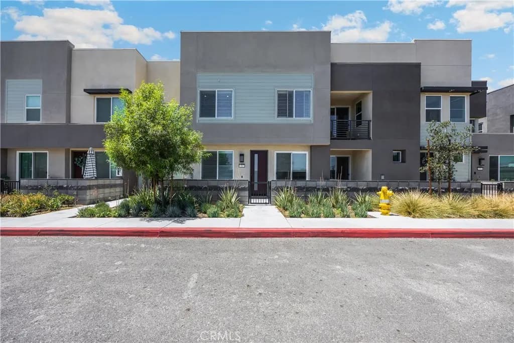 3681 E Jacobson Paseo 9, Ontario, CA — listing photo 1