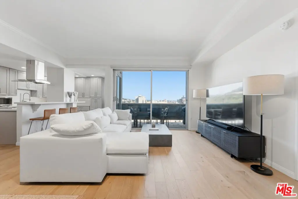 7250 Franklin Avenue 615, Los Angeles, CA — listing photo 1