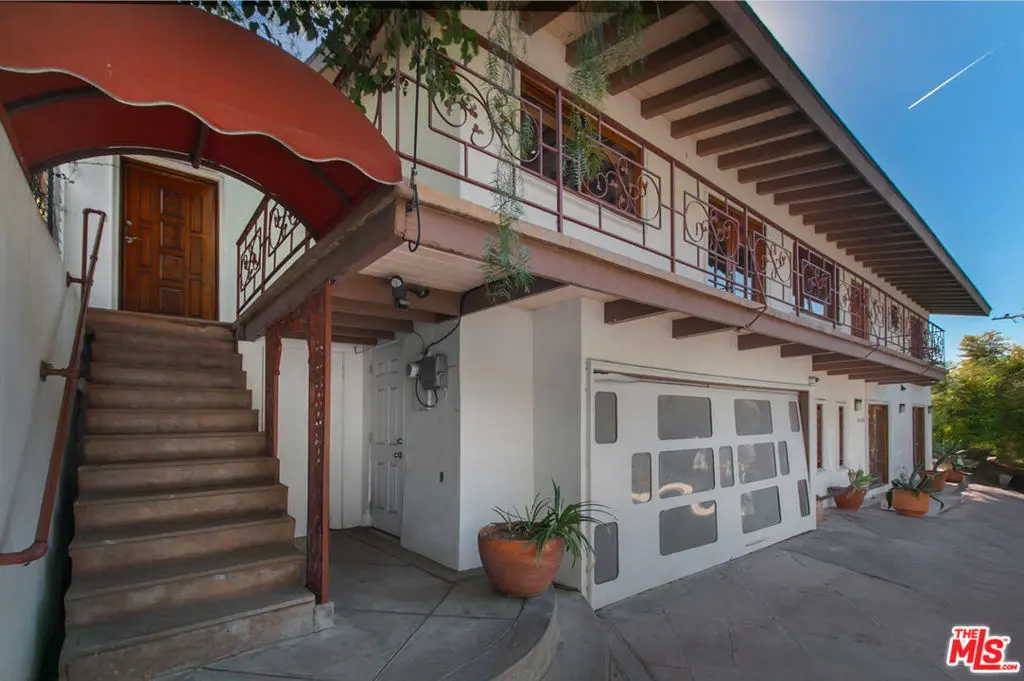 2430 Coldwater Canyon Drive, Beverly Hills, CA — listing photo 1
