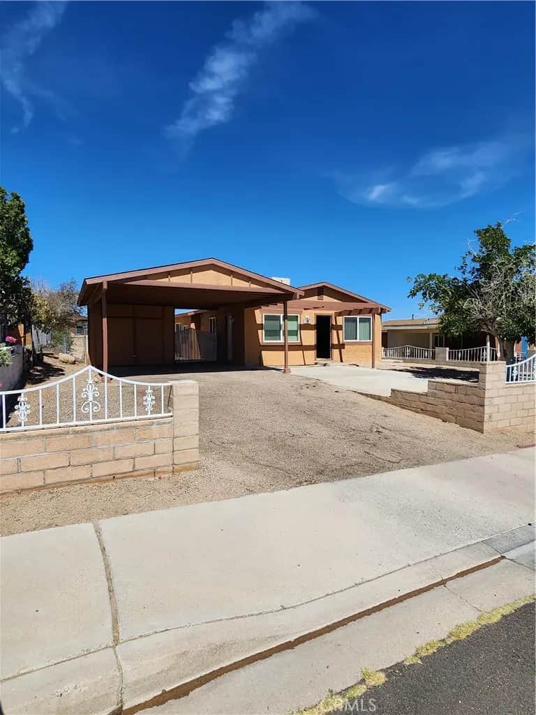 2020 Yosemite, Barstow, CA — listing photo 1