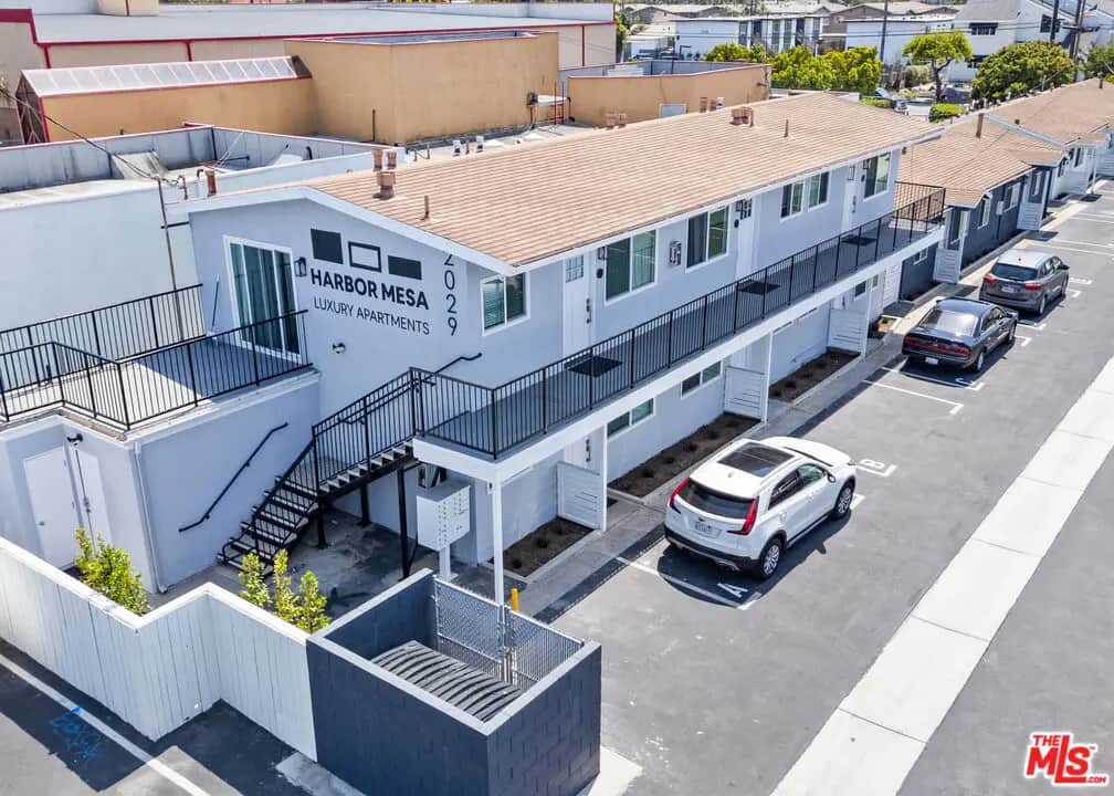 2029 Harbor Boulevard, Costa Mesa, CA — listing photo 1