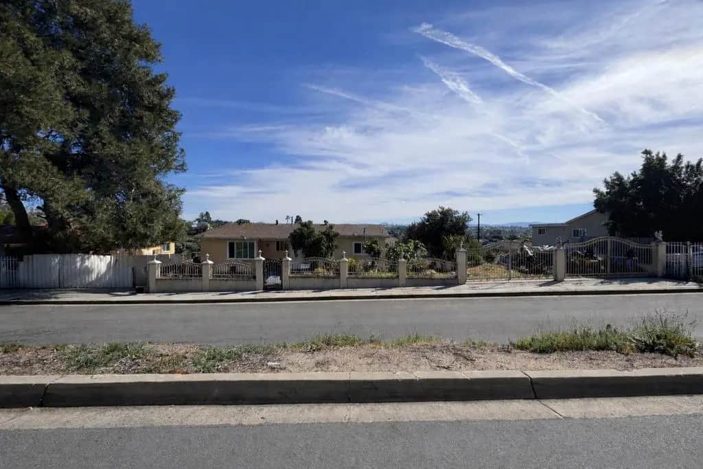 3041 Menlo, San Diego, CA — listing photo 1