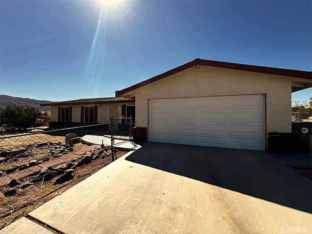 5884 Bagley Avenue, 29 Palms, CA — listing photo 1