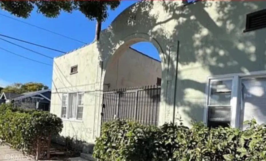551 W 10th 10, Long Beach, CA — listing photo 1