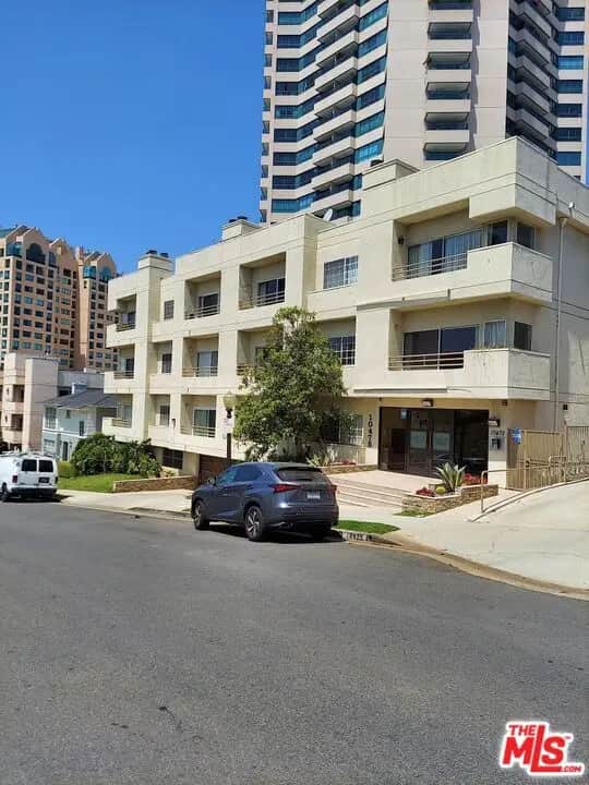 10475 Ashton Avenue 201, Los Angeles, CA — listing photo 1