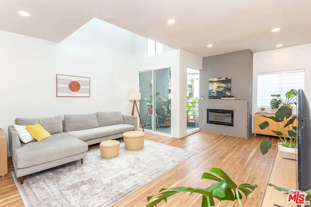 1617 S Beverly Glen Boulevard 102, Los Angeles, CA — listing photo 1
