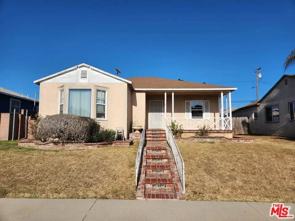 11016 S Manhattan Place, Los Angeles, CA — listing photo 1