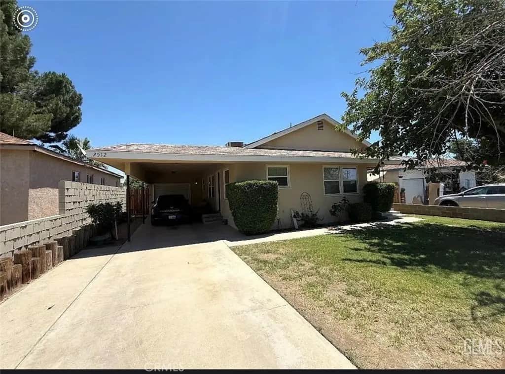 2512 Barnett, Bakersfield, CA — listing photo 1