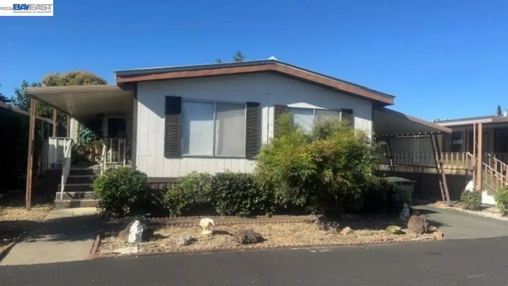 208 Kona Circle, Pittsburg, CA — listing photo 1