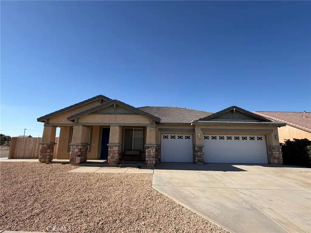 13782 Lobelia, Hesperia, CA — listing photo 1