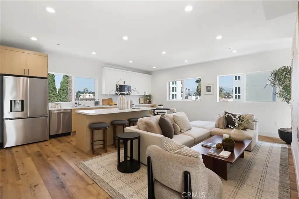 638 N Ardmore Avenue, Los Angeles, CA — listing photo 1