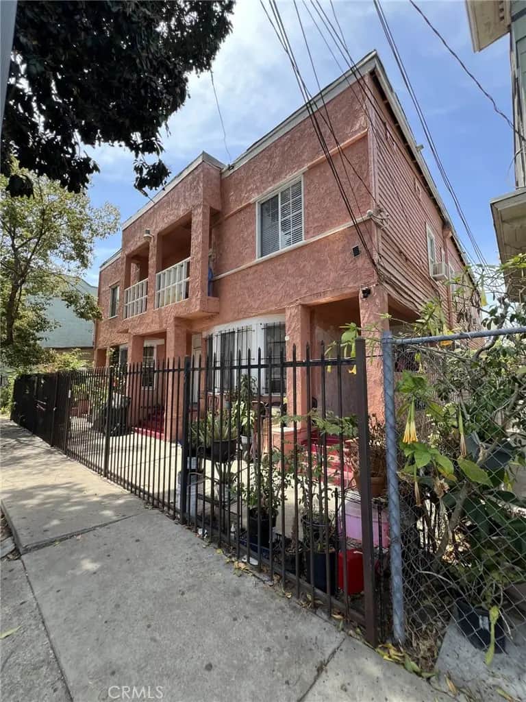 1943 Estrella Avenue, Los Angeles, CA — listing photo 1