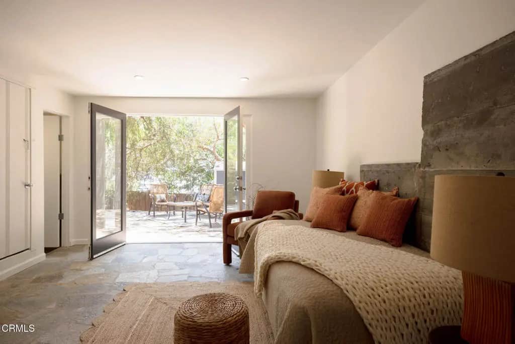 3836 De Longpre Avenue, Los Angeles, CA — listing photo 1