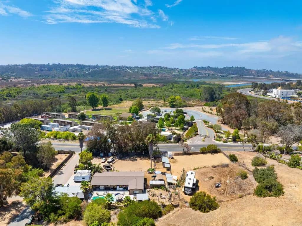3681 Manchester Avenue, Encinitas, CA — listing photo 1
