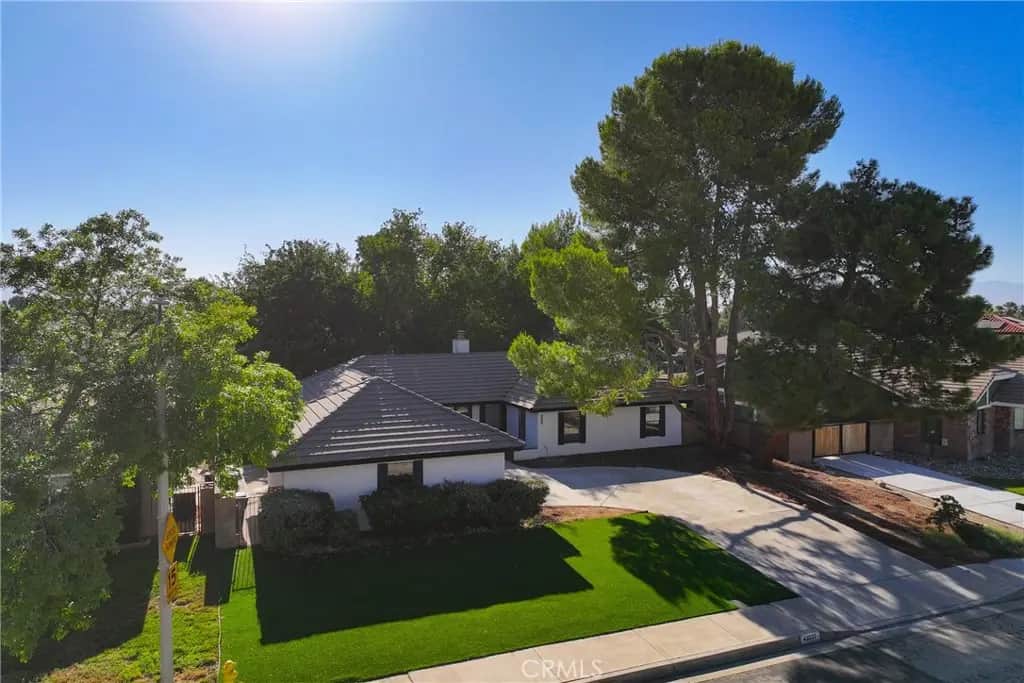 43037 Sachs Dr, Lancaster, CA — listing photo 1