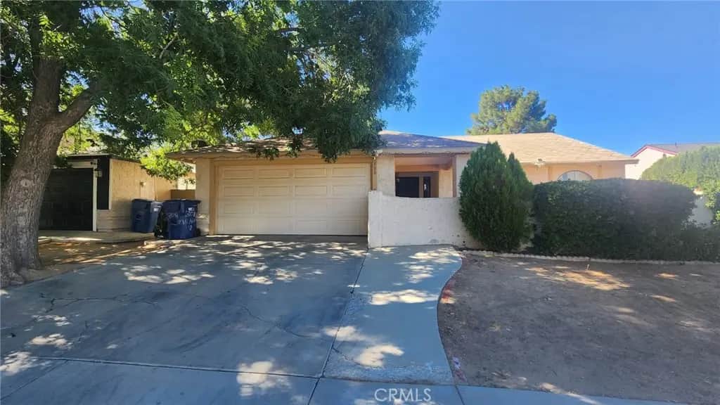 1308 W Avenue H8, Lancaster, CA — listing photo 1