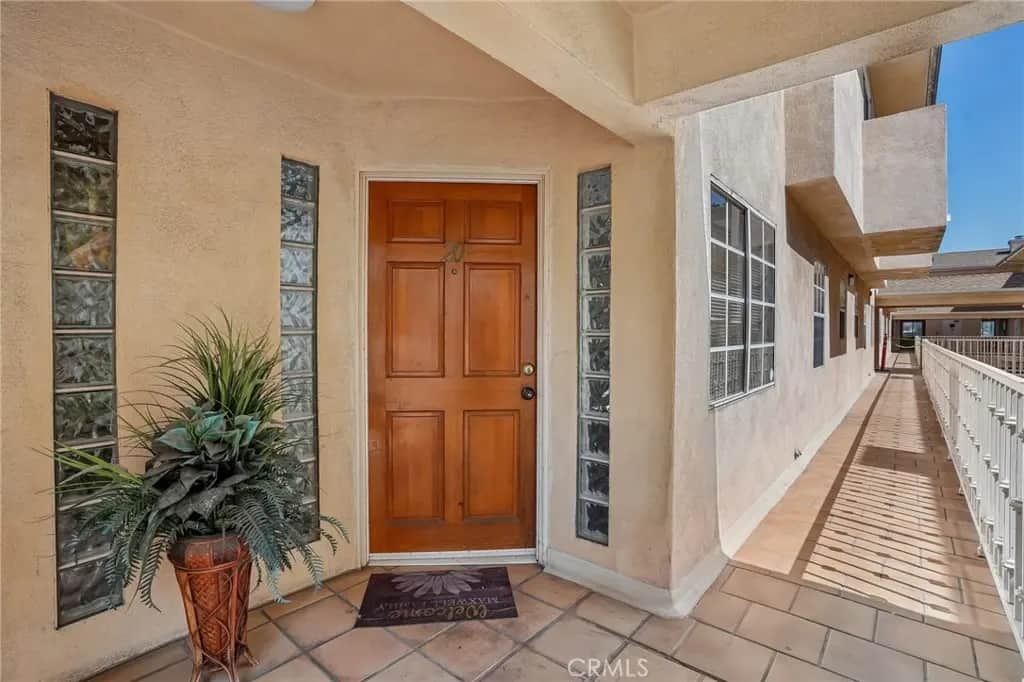 321 W Queen Street 20, Inglewood, CA — listing photo 1