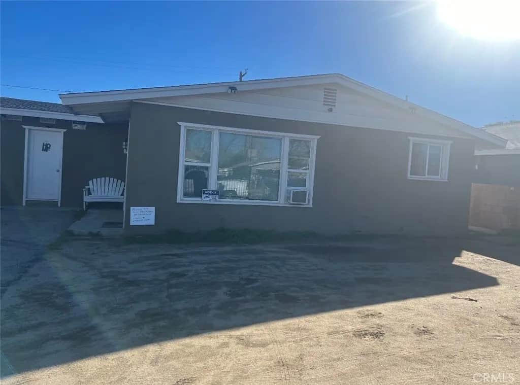 1028 E Avenue P5, Palmdale, CA — listing photo 1