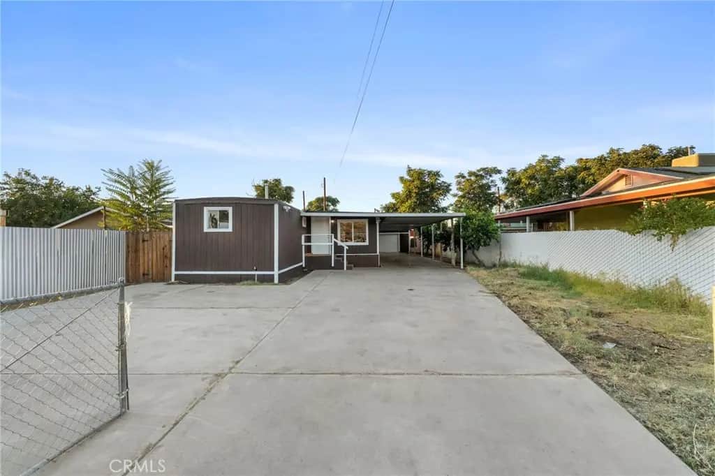 718 Willow Drive, Bakersfield, CA — listing photo 1