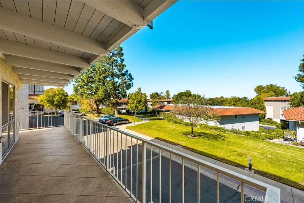 2286 Via Puerta A, Laguna Woods, CA — listing photo 1