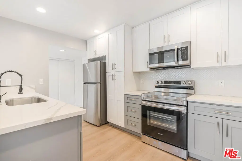 6275 Canterbury Drive 210, Culver City, CA — listing photo 1