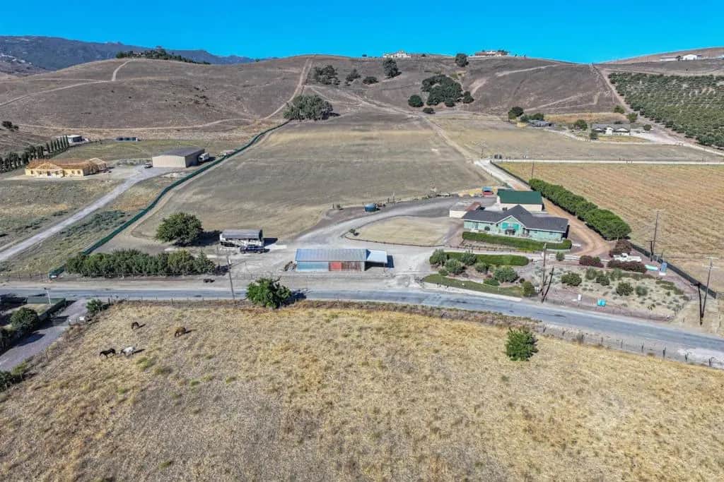991 Riverside Road, Hollister, CA — listing photo 1