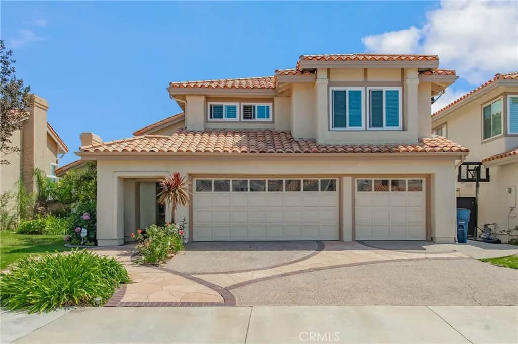 9042 Santiago Dr, Huntington Beach, CA — listing photo 1