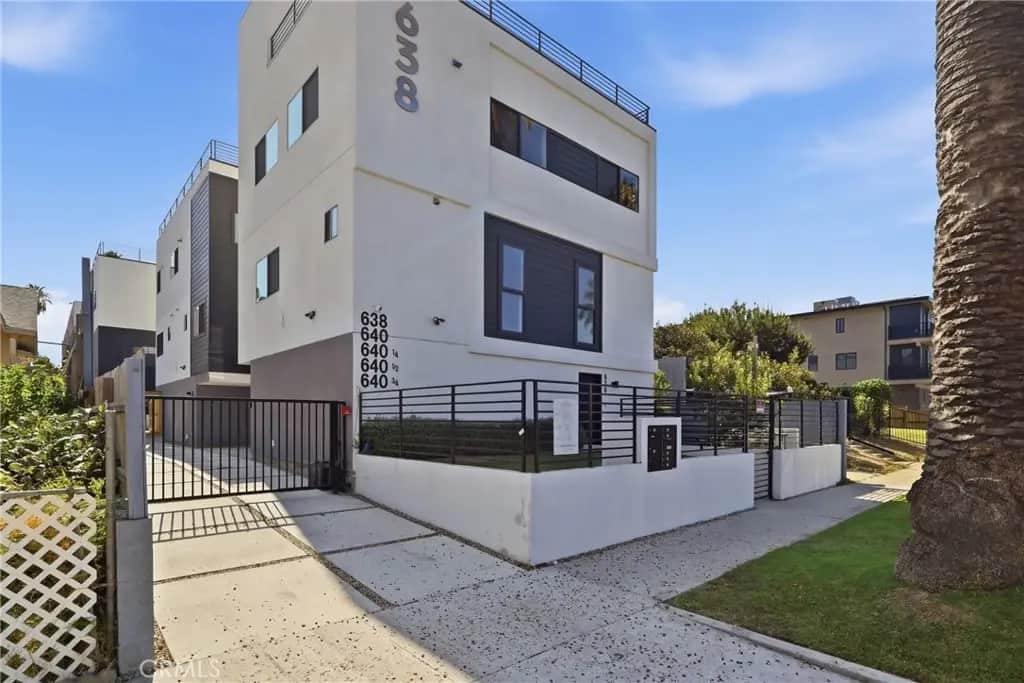 640 3/4 N Ardmore Avenue, Los Angeles, CA — listing photo 1