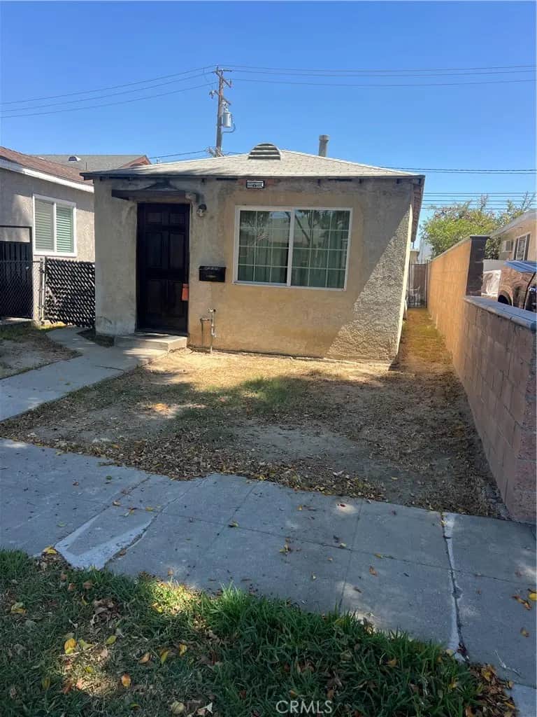 2114 Cowlin, Commerce, CA — listing photo 1