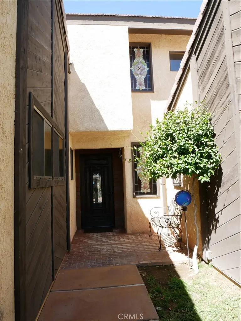 18090 Mariner Drive, Victorville, CA — listing photo 1