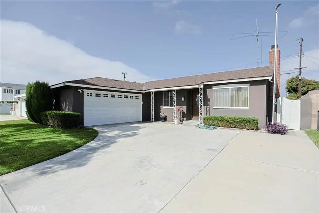 15261 Columbia, Huntington Beach, CA — listing photo 1