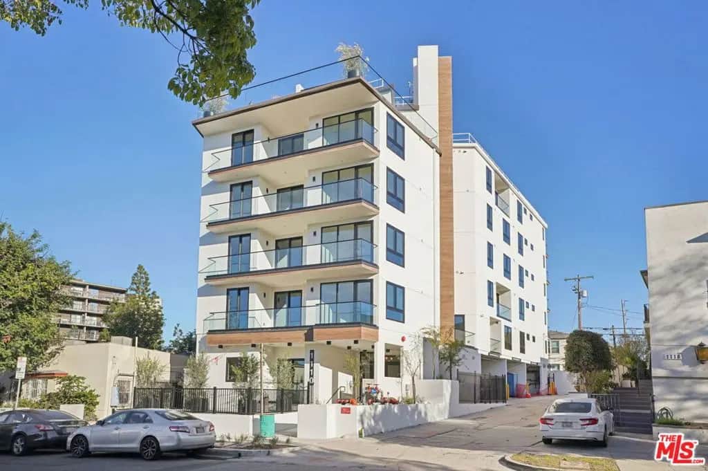 1110 S Spaulding Avenue 303, Los Angeles, CA — listing photo 1