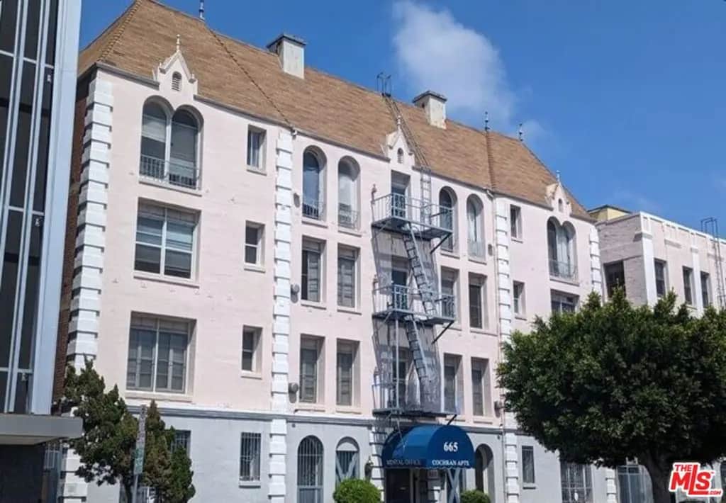 665 S Cochran Avenue 100, Los Angeles, CA — listing photo 1
