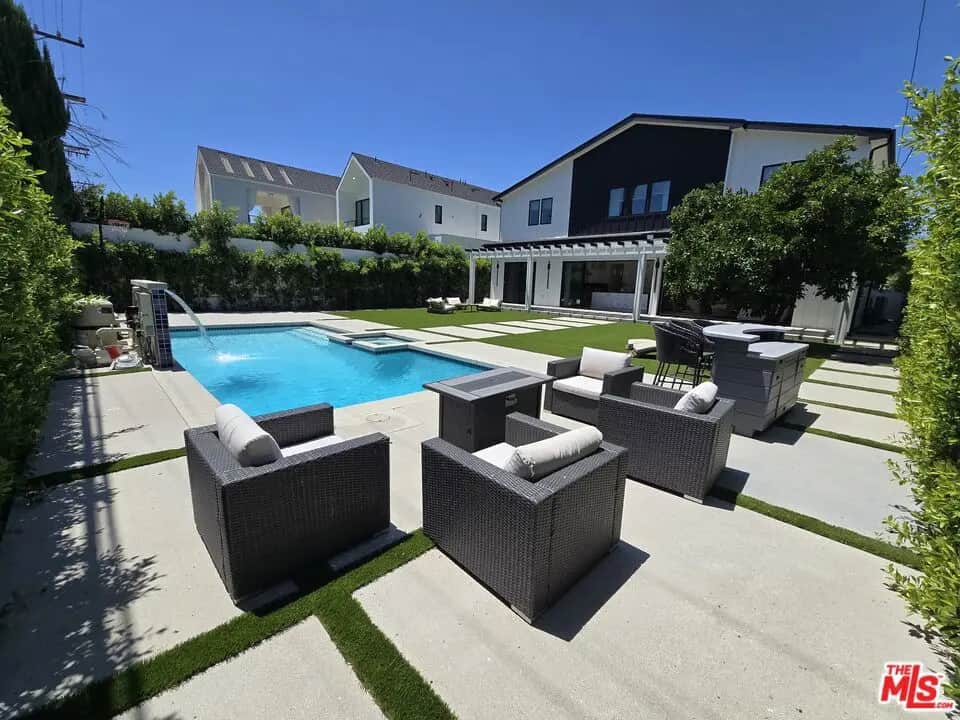 5012 Enfield Avenue, Los Angeles, CA — listing photo 1