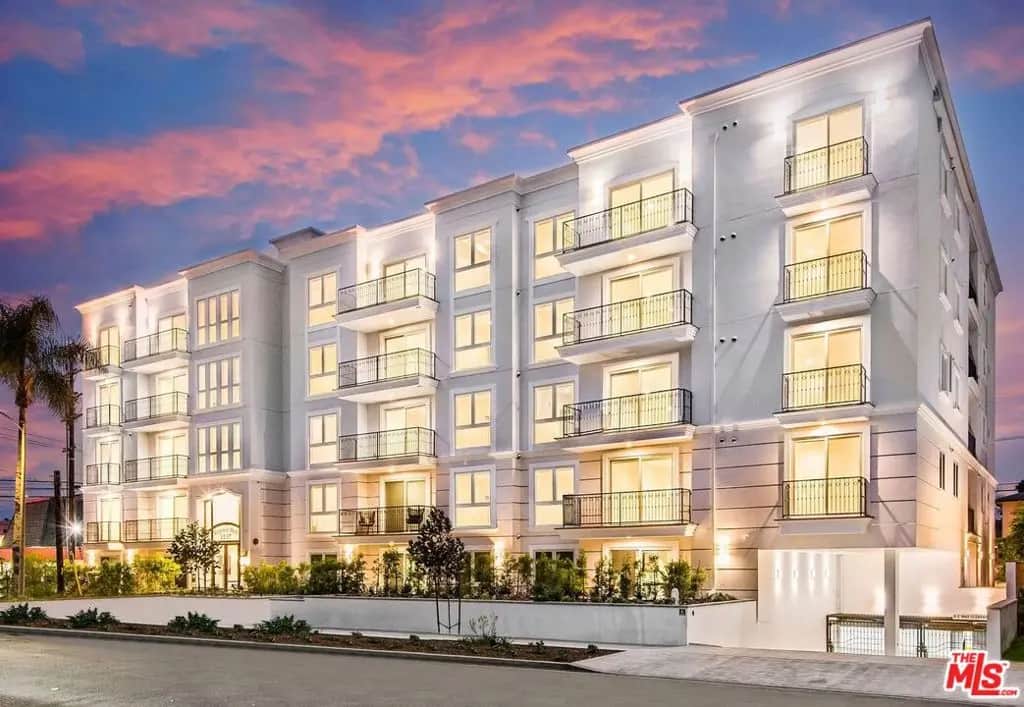 1237 S Holt Avenue 504, Los Angeles, CA — listing photo 1