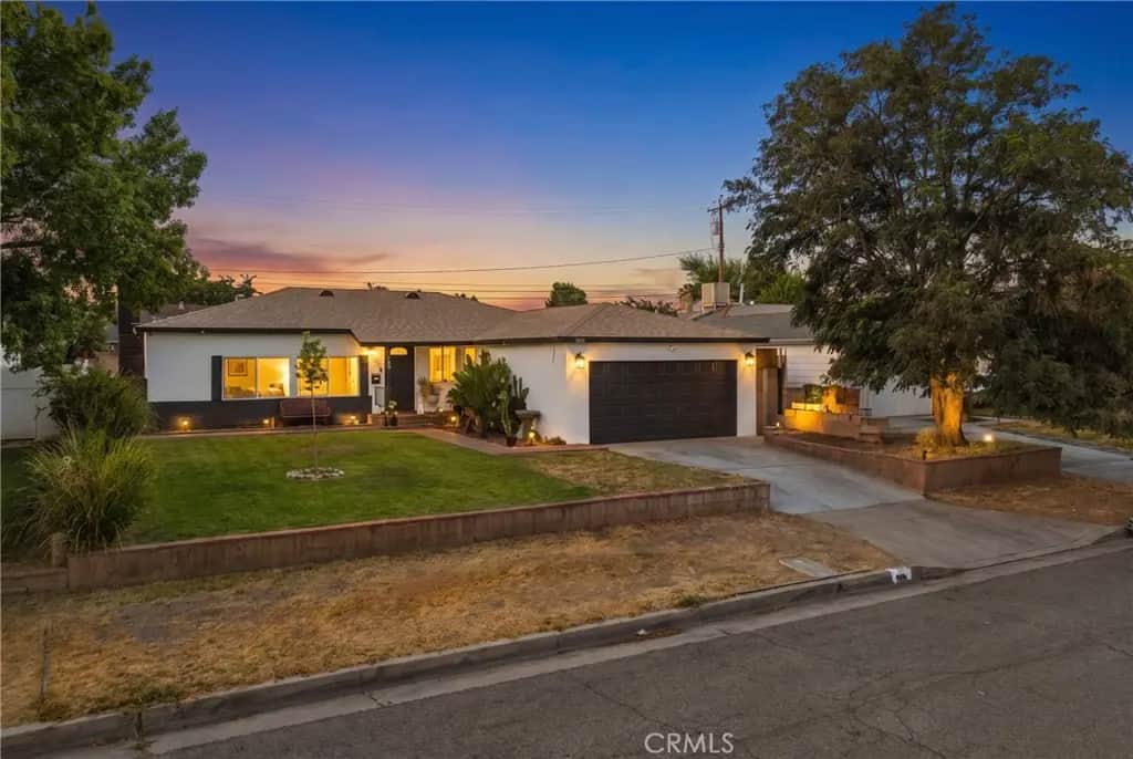 1050 W Avenue J6, Lancaster, CA — listing photo 1