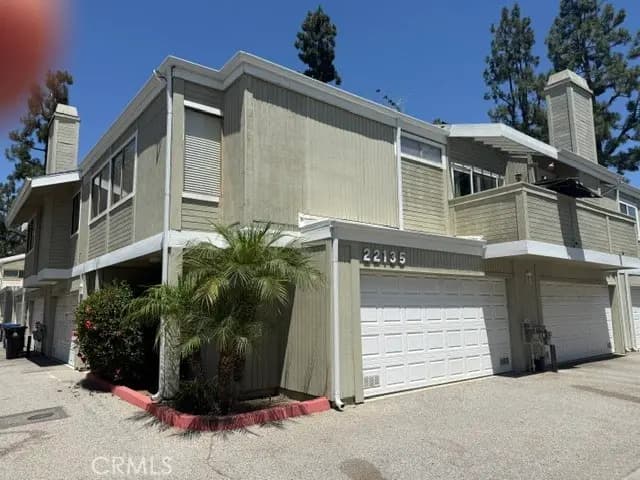 22135 -7 Burbank, Woodland Hills, CA — listing photo 1