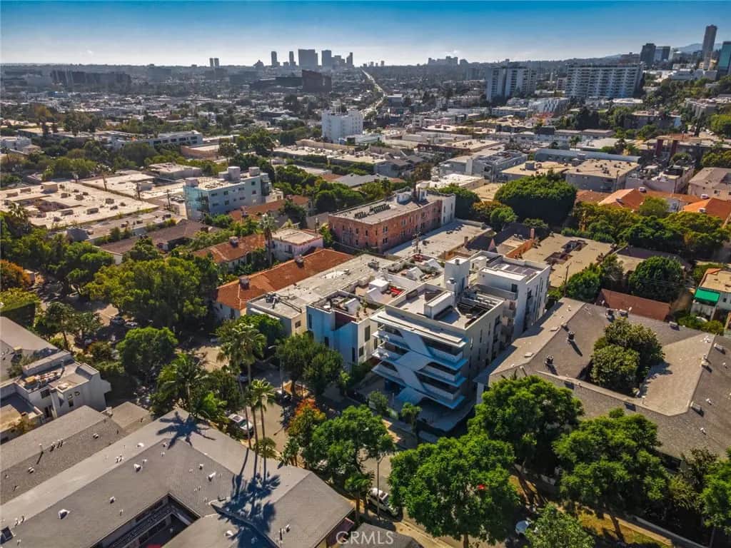1253 N Sweetzer Avenue 3, West Hollywood, CA — listing photo 1