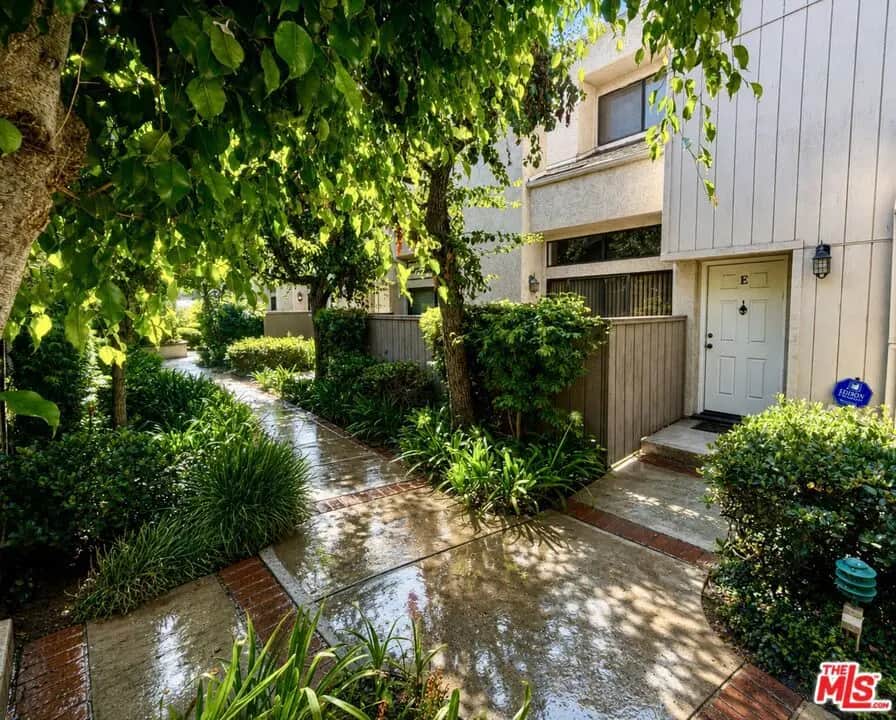 15173 Magnolia Boulevard E, Los Angeles, CA — listing photo 1