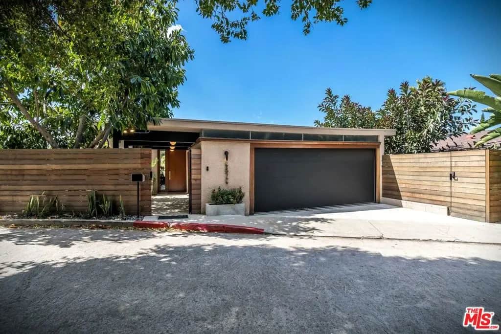 6826 Iris Circle, Los Angeles, CA — listing photo 1