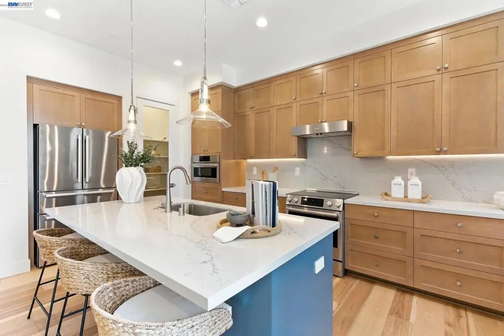 2005 Grand Street, Alameda, CA — listing photo 1